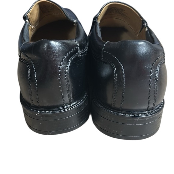 Dockers black leather slip on shoes, sz 10 W, flaw, two tiny scuff marks ,video - Picture 9 of 13